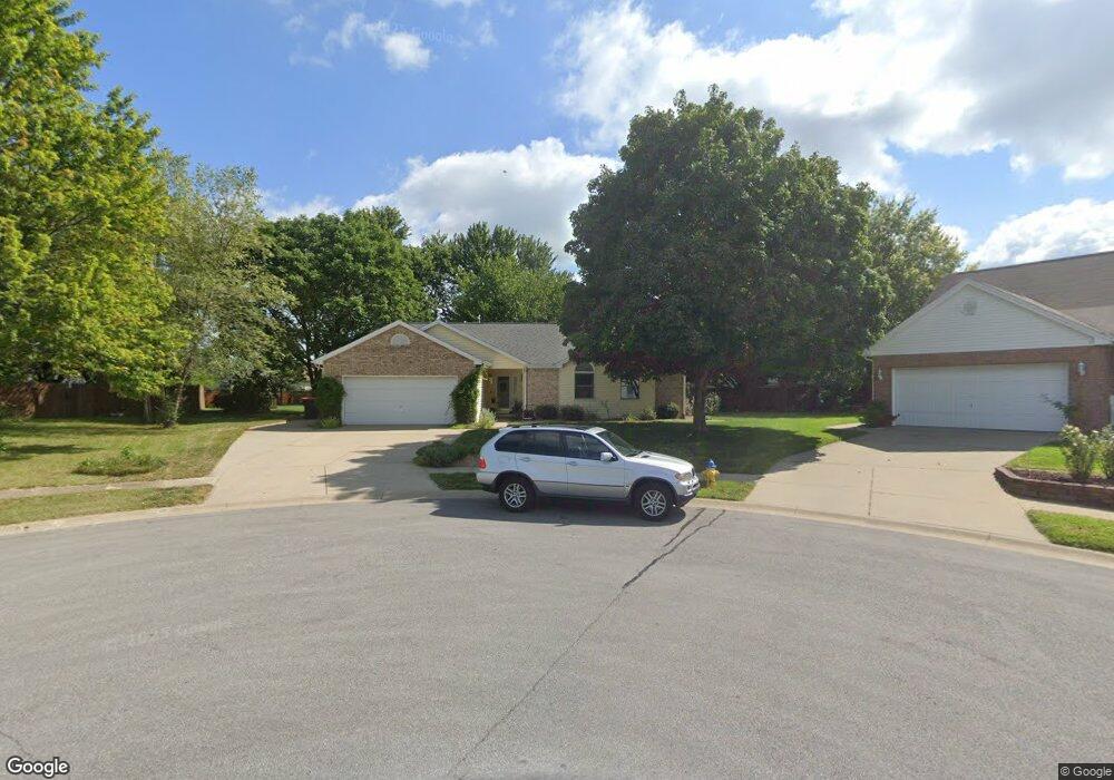 3526 Kensington Ct, Columbus, IN 47203 - photo 1