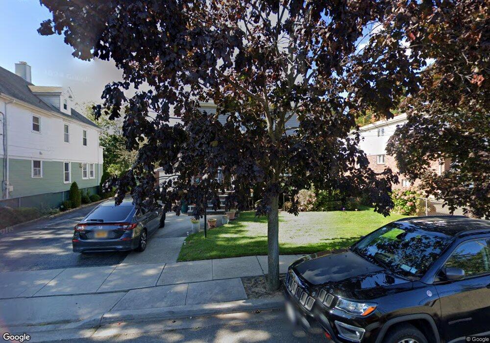 25 Nieman Ave, Lynbrook, NY 11563 - photo 1