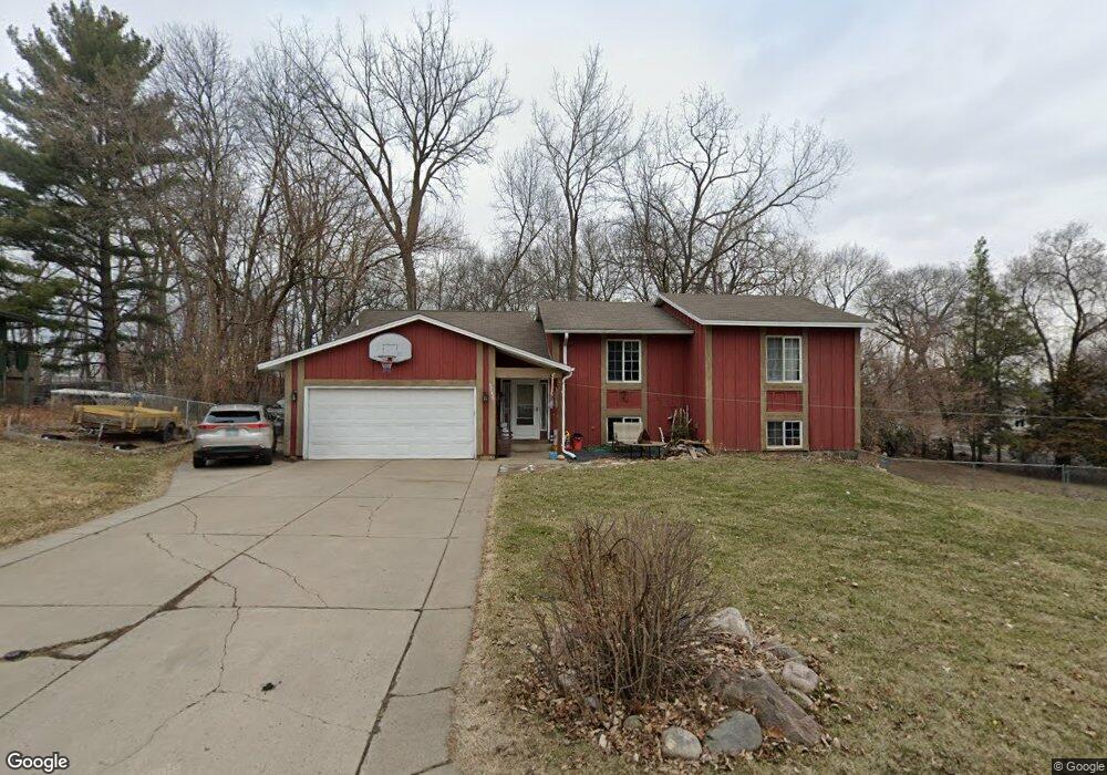 5246 Michaele Ln, Minnetonka, MN 55345 - photo 1