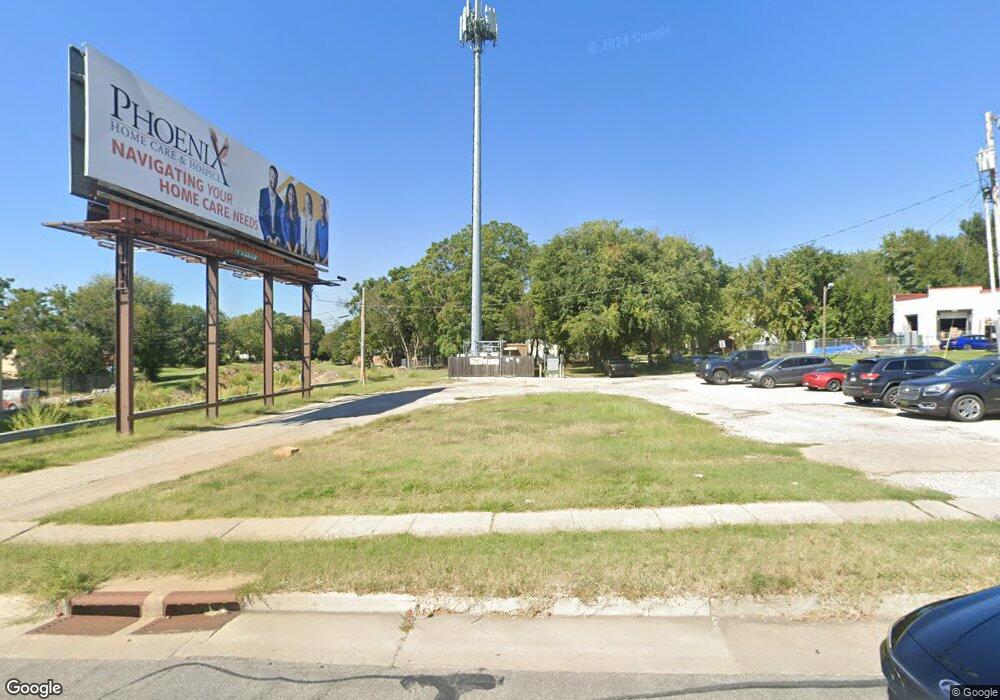 2400 SW 6th Ave, Topeka, KS 66606 - photo 1