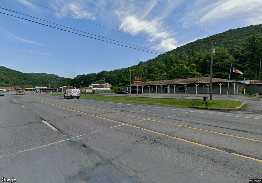 561 W Penn Pike, Tamaqua, PA 18252 - photo 1