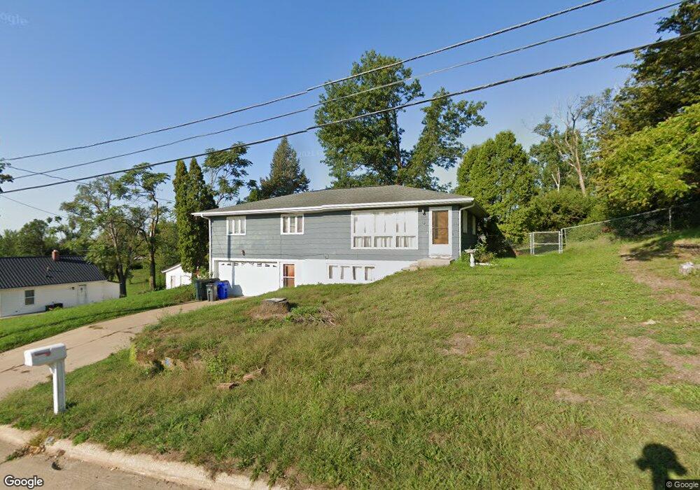 3020 Southland St SW, Cedar Rapids, IA 52404 - photo 1