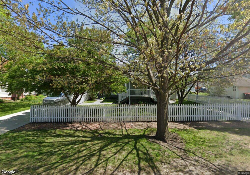 914 Peoria St, Lincoln, IL 62656 - photo 1