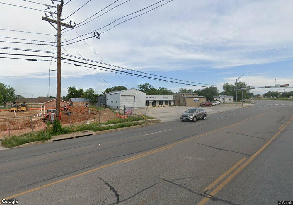 517 S Adams St, Fredericksburg, TX 78624 - photo 1