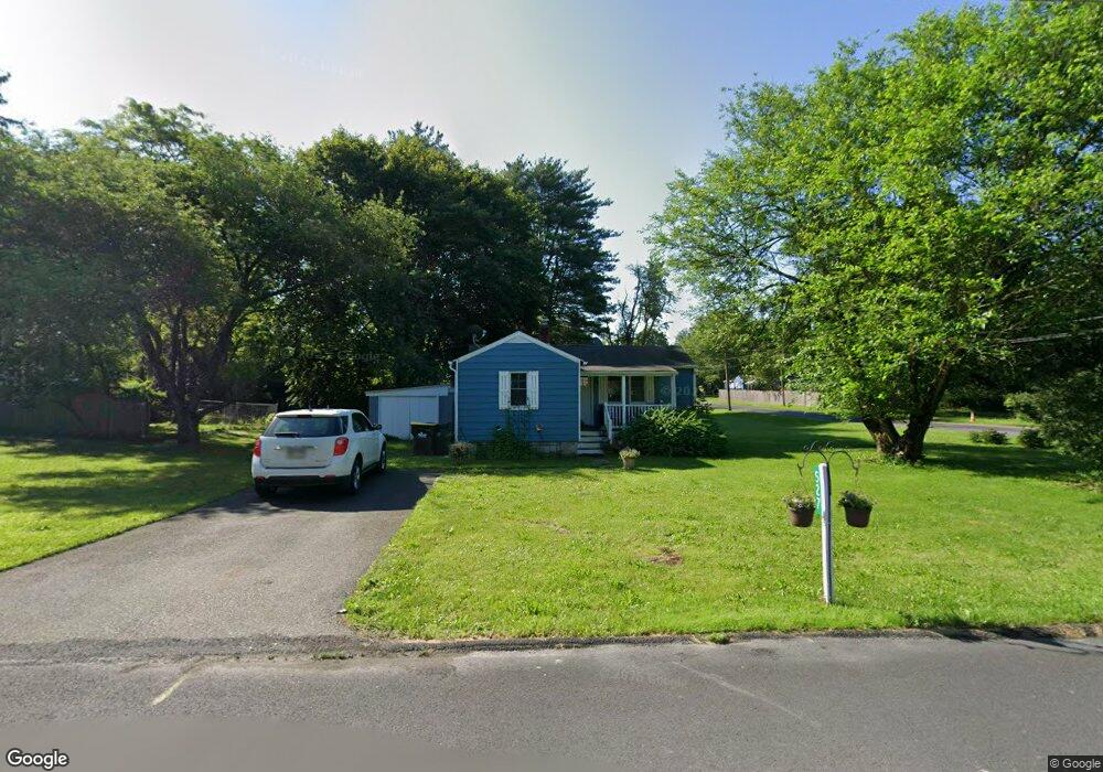 527 Wizac Ave, Stroudsburg, PA 18360 - photo 1