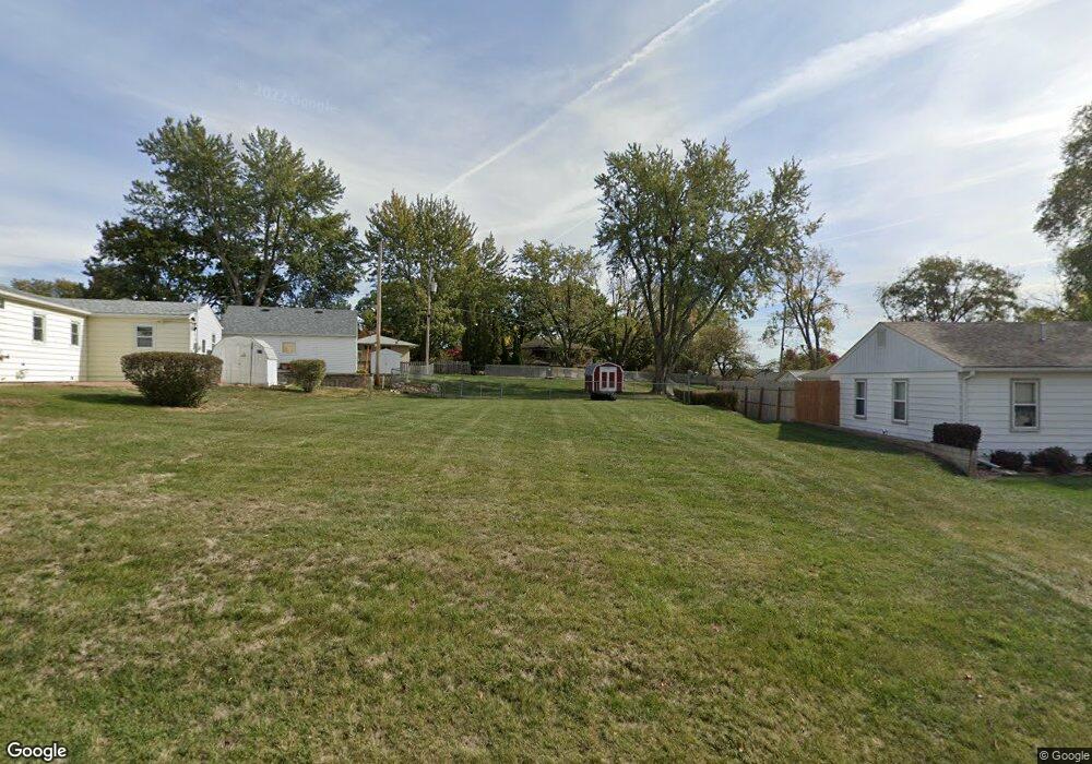 302 E 26th St S, Newton, IA 50208 - photo 1