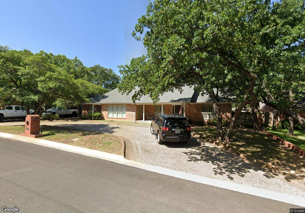 2112 Hollyhill Ln, Denton, TX 76205 - photo 1