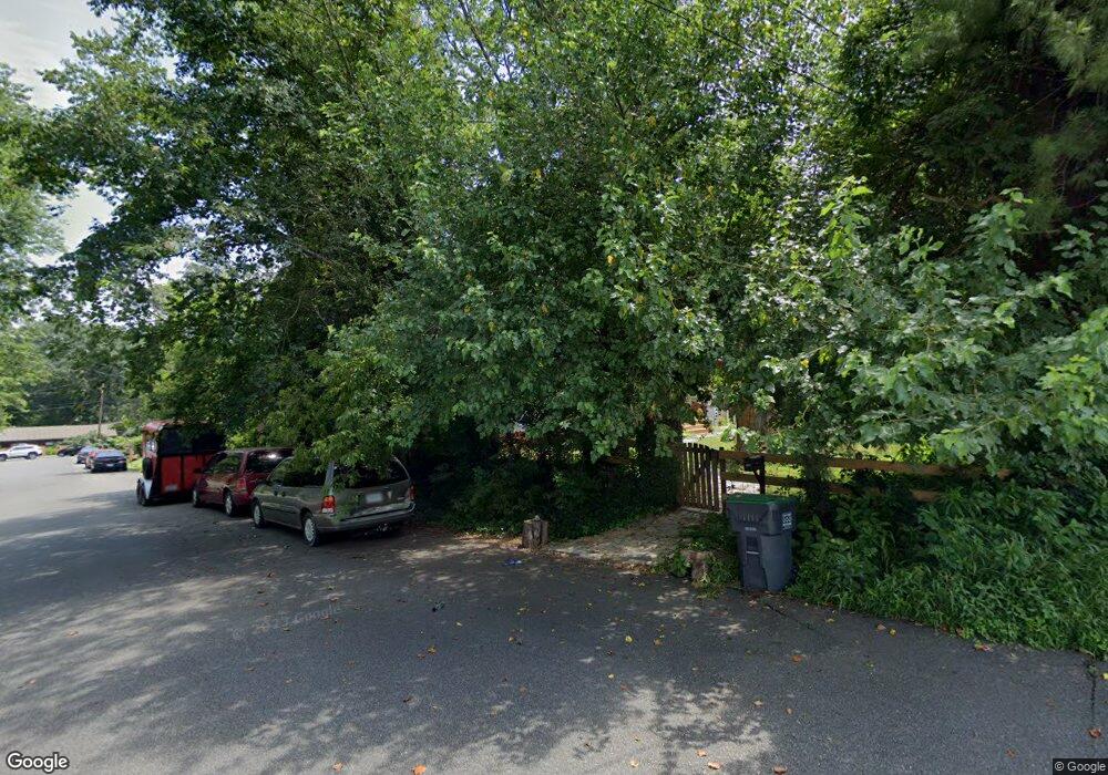 1014 Locust Ln, Charlottesville, VA 22901 - photo 1