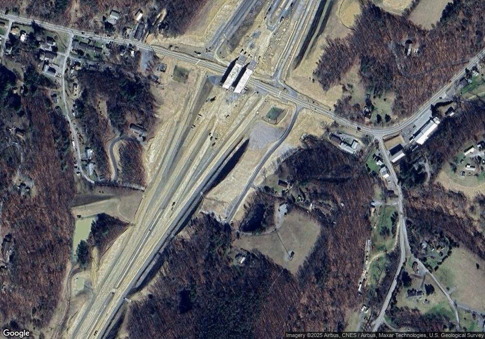 393 Keystone Ln, Berkeley Springs, WV 25411 - photo 1