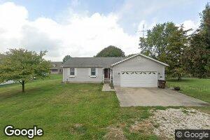 11 Century Dr, Waverly, IL 62692