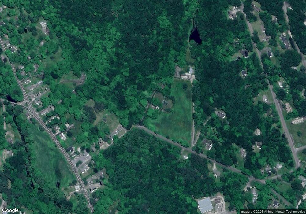 214 Quassuk Rd, Woodbury, CT 06798 - photo 1