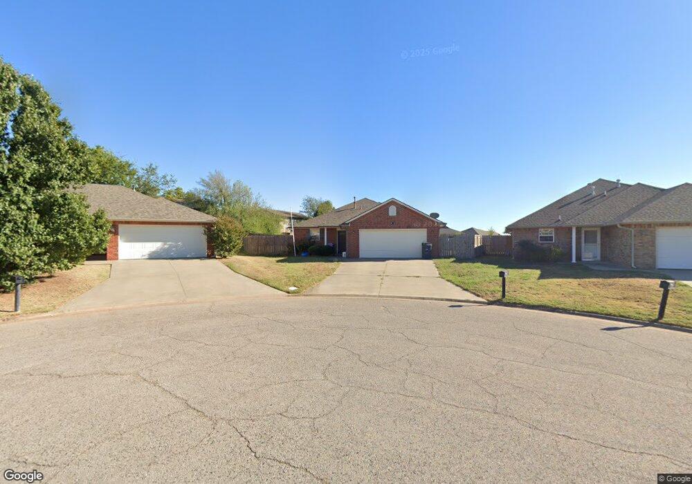 1917 Ridge Crest Dr, Shawnee, OK 74804 - photo 1