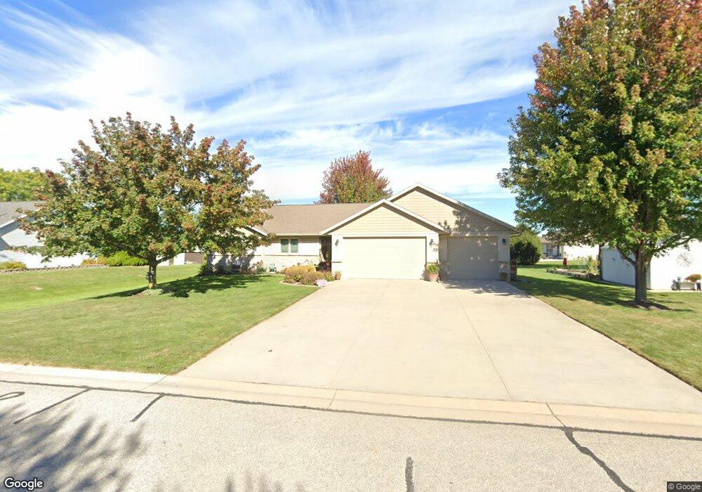 W5530 Mutzy Way, Appleton, WI 54915 - photo 1