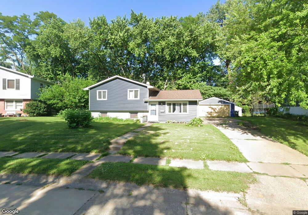 3610 N Linwood Ave, Davenport, IA 52806 - photo 1