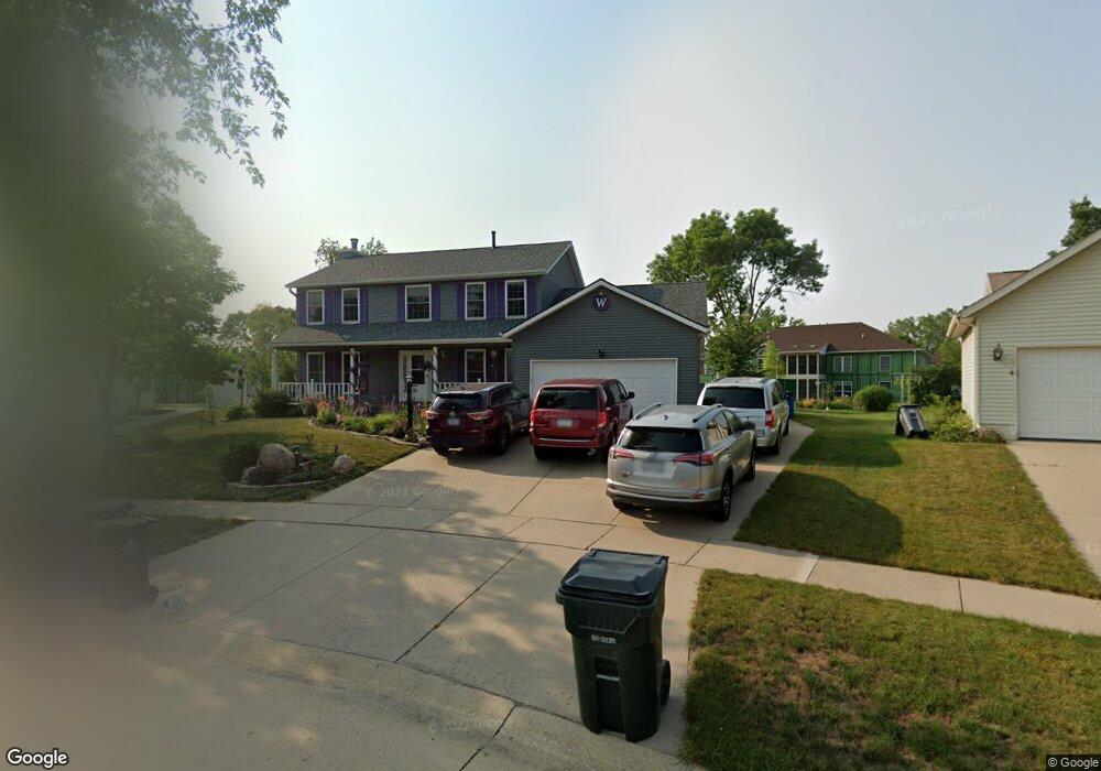 4530 Lancaster Dr NE, Cedar Rapids, IA 52402 - photo 1