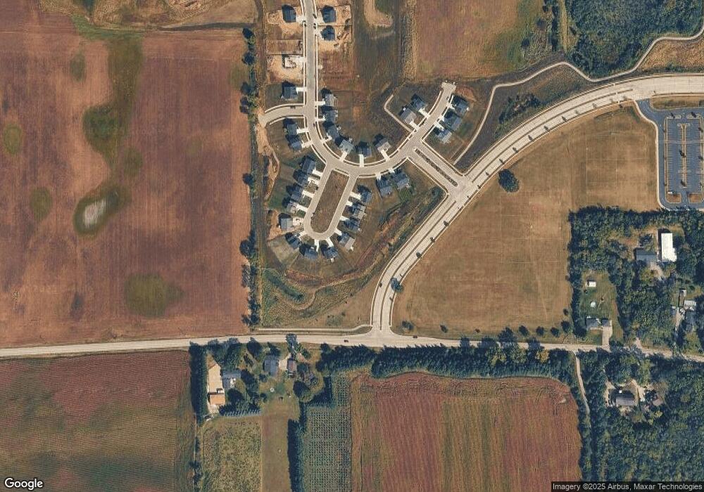 774 Burr Oak Ct unit 774, Oconomowoc, WI 53066 - photo 1