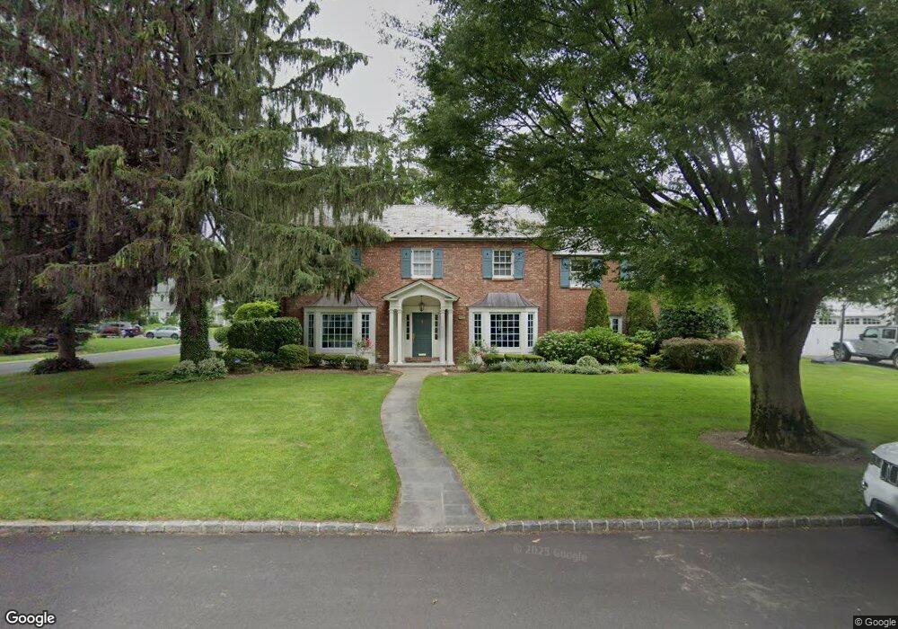 71 Trumbull Rd, Manhasset, NY 11030 - photo 1