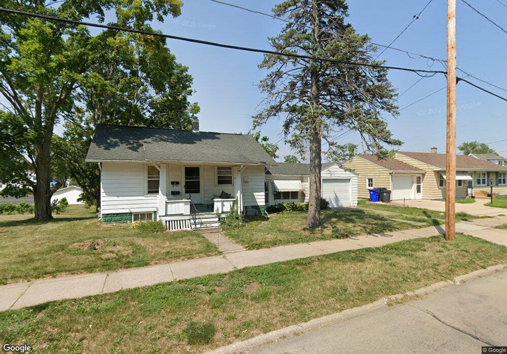 1920 1st Ave NW, Cedar Rapids, IA 52405 - photo 1