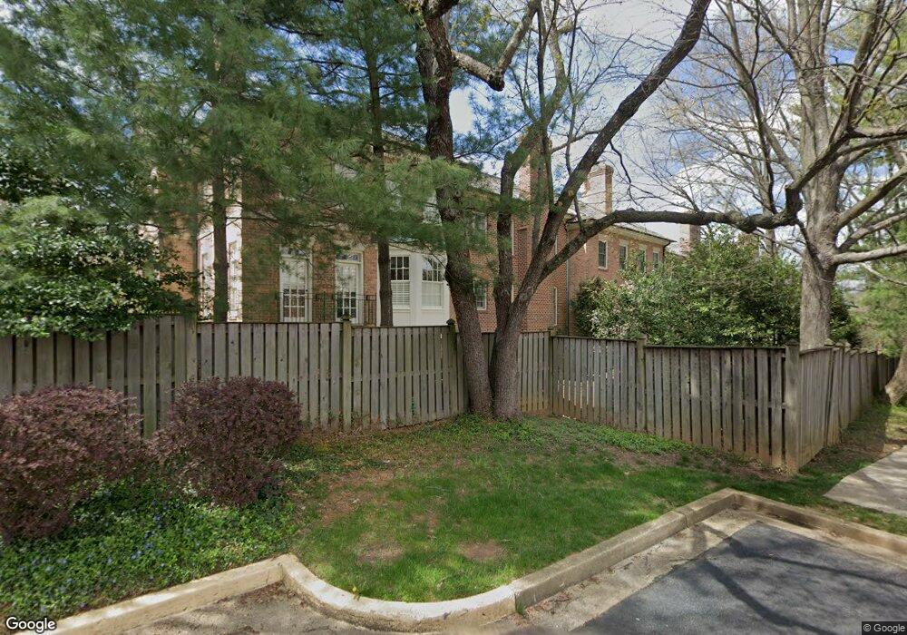 2039 Mayfair Mclean Ct, Falls Church, VA 22043 - photo 1