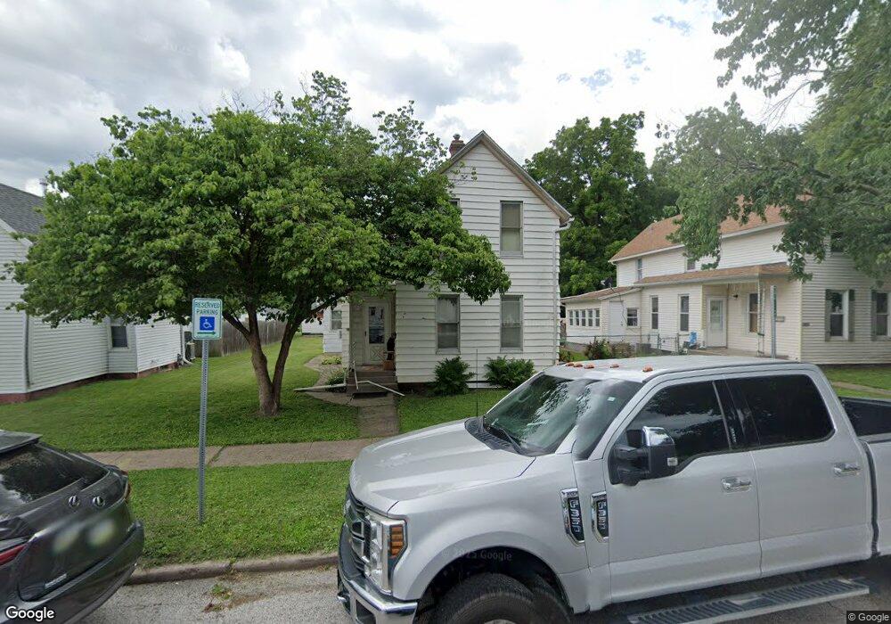 1827 W 6th St, Davenport, IA 52802 - photo 1