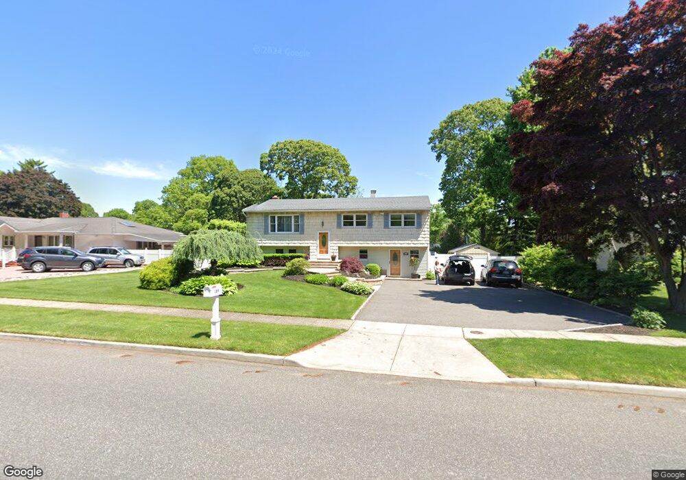 169 New Hwy, ComMacK, NY 11725 - photo 1