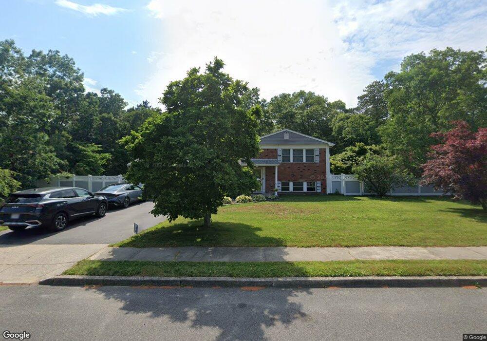 8 Glenwood Ct, Bayport, NY 11705 - photo 1