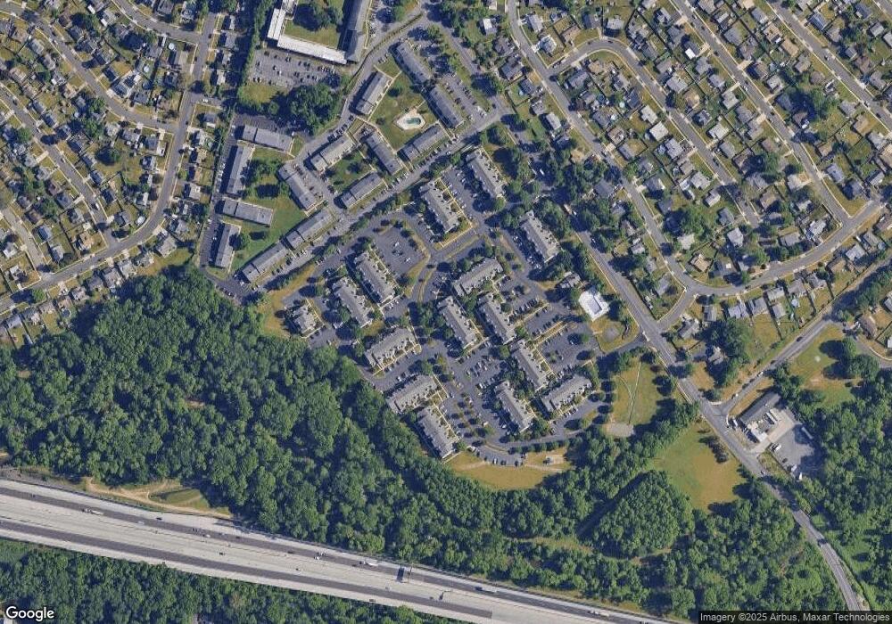 123 Pamela Ct unit 715, Levittown, PA 19057 - photo 1