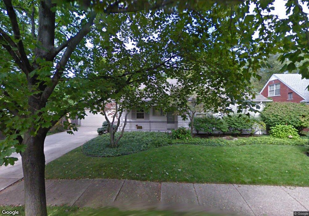 350 Stephens Rd, Grosse Pointe Farms, MI 48236 - photo 1