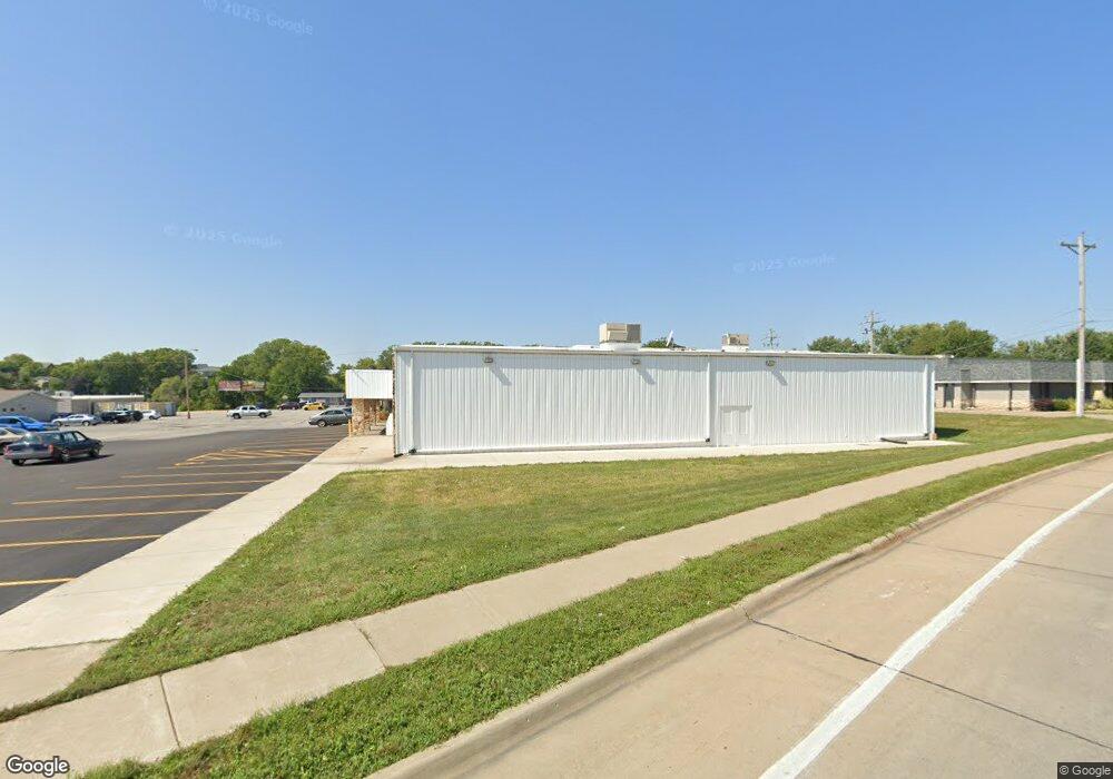 3936 N Pine St, Davenport, IA 52806 - photo 1