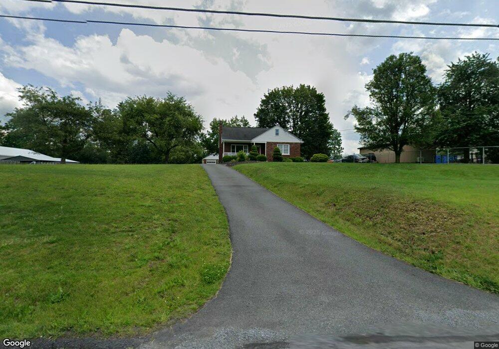 1085 W Market St, Schuylkill Haven, PA 17972 - photo 1