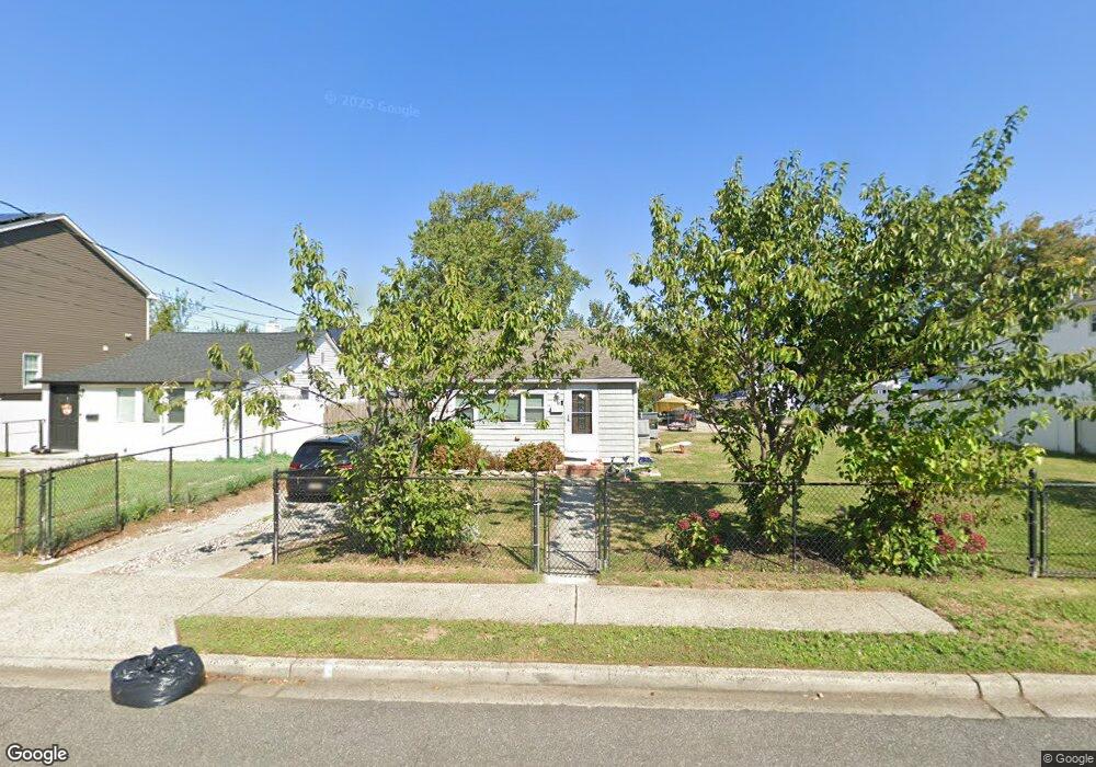 50 E Minerva Rd, Lindenhurst, NY 11757 - photo 1