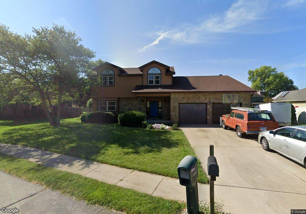 1053 Hummingbird Ln, Columbus, IN 47203 - photo 1