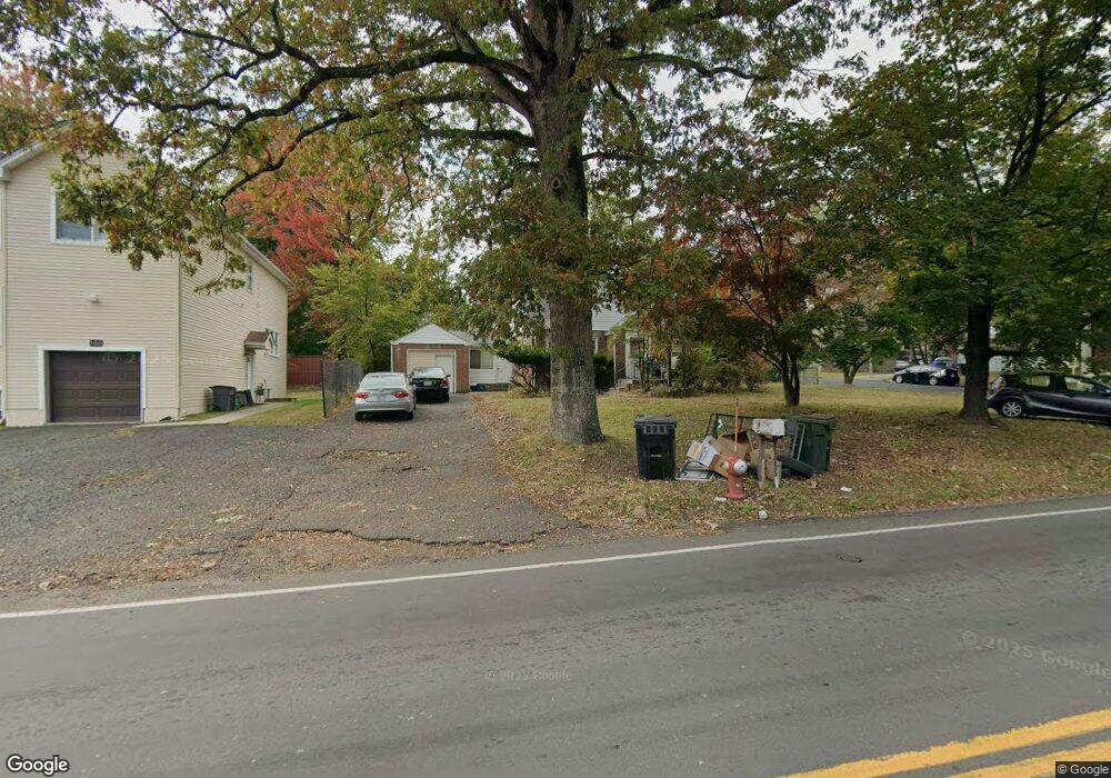 156 Saddle River Rd, Airmont, NY 10952 - photo 1