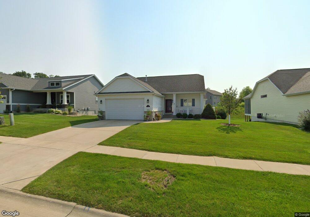 3422 Forest Valley Ct, Cedar Rapids, IA 52411 - photo 1
