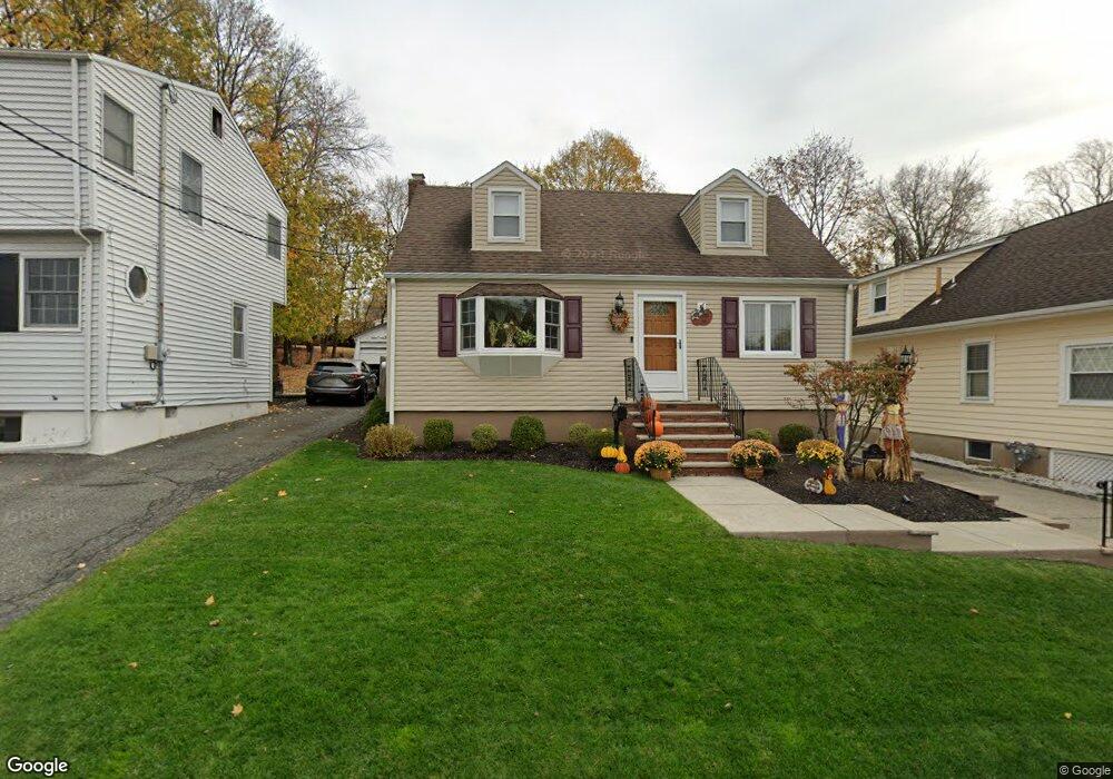 12 Robertson Rd, West Orange, NJ 07052 - photo 1