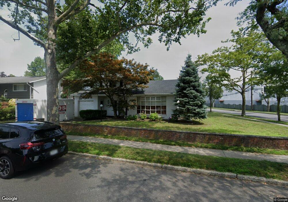 24 Soundview Dr, Port Washington, NY 11050 - photo 1