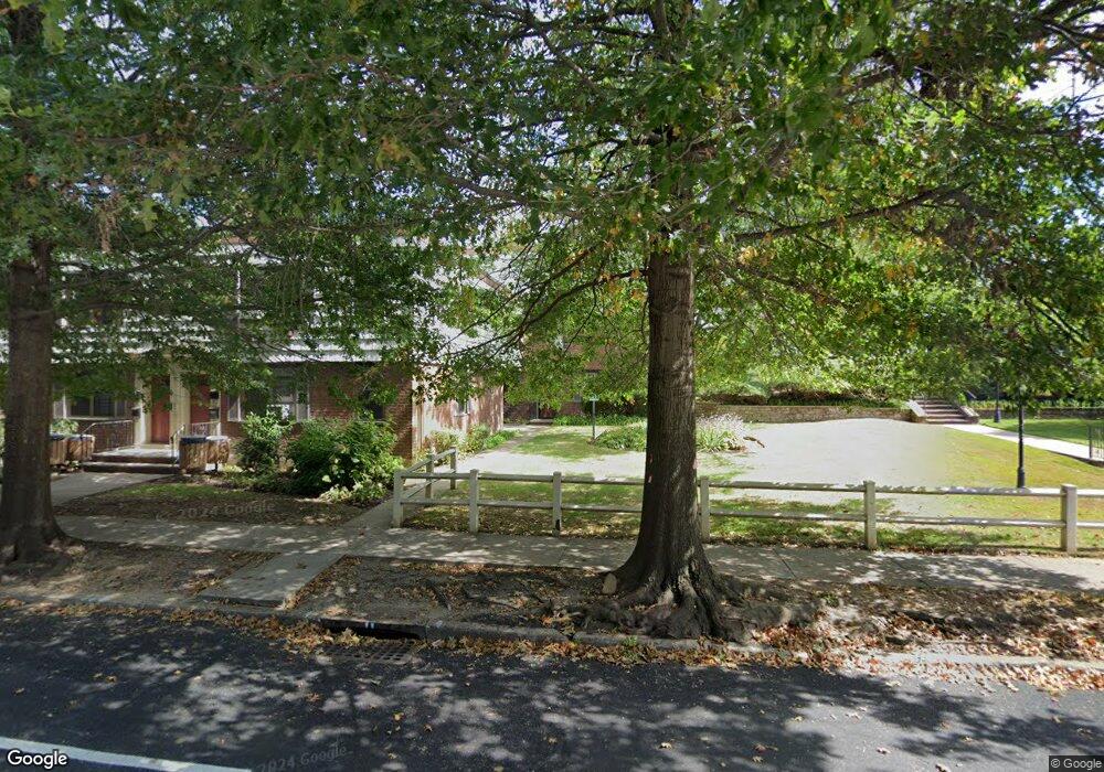 6957 Park Dr E unit B, Flushing, NY 11367 - photo 1