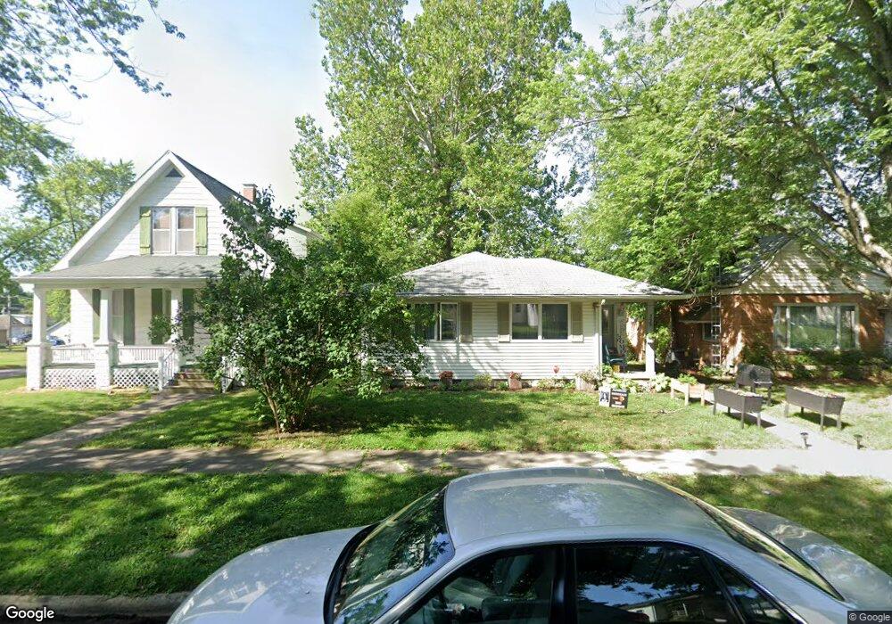 325 Willard Ave, Lincoln, IL 62656 - photo 1