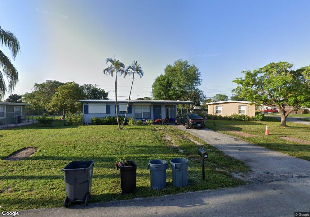 5724 Tarragon Dr, West Palm Beach, FL 33415 - photo 1