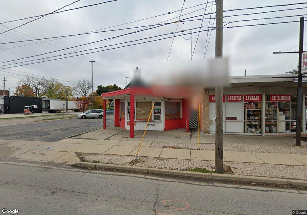 2124 S Cedar St, Lansing, MI 48910 - photo 1