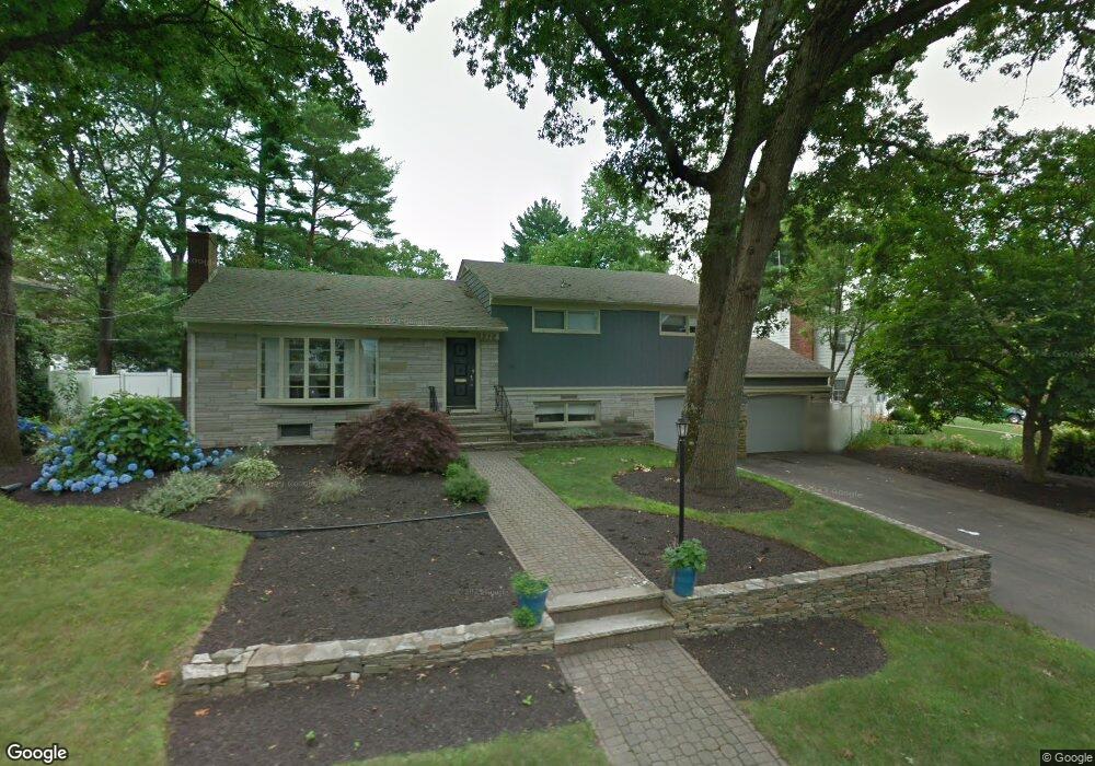 210 Summit Dr, Cranston, RI 02920 - photo 1