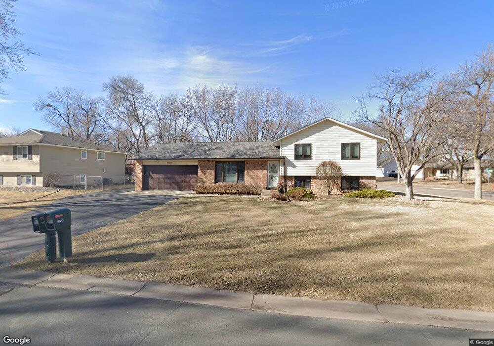 10241 Union Terrace Ln N, Maple Grove, MN 55369 - photo 1