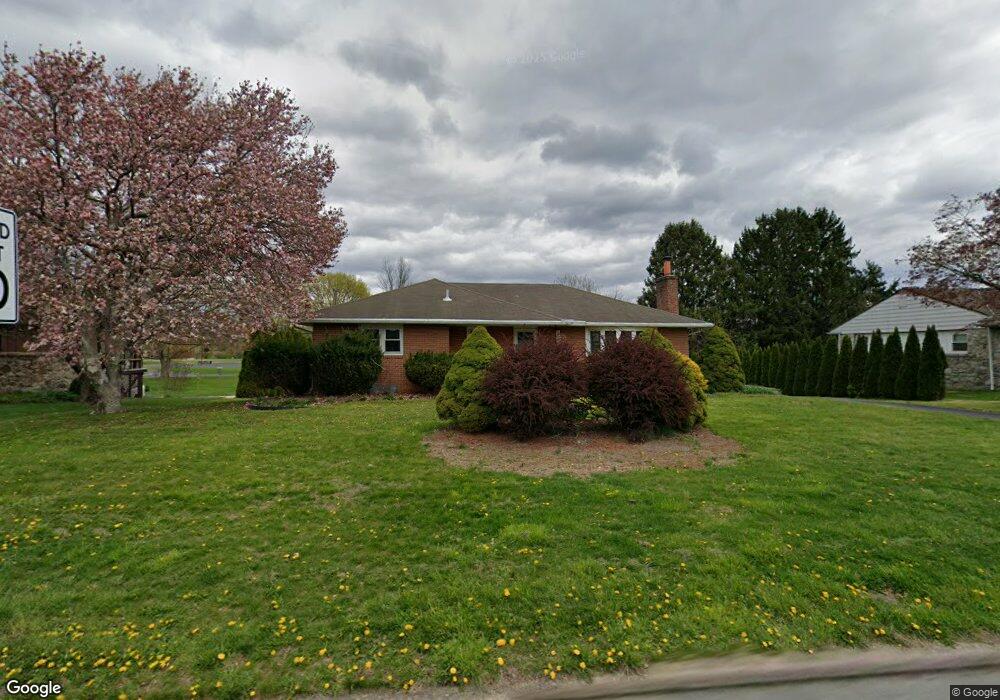 3245 Stoudts Ferry Bridge Rd, Reading, PA 19605 - photo 1