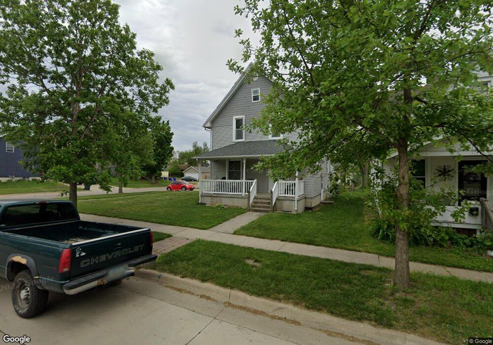 929 10th St SE, Cedar Rapids, IA 52401 - photo 1