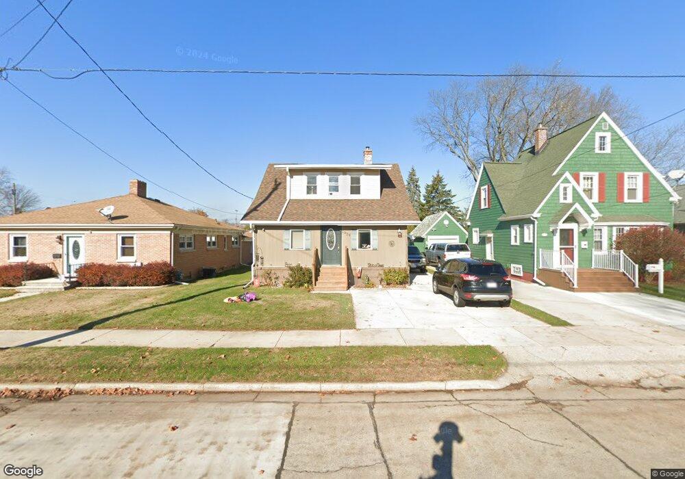 1924 28th St, Two Rivers, WI 54241 - photo 1