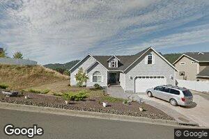 862 N View Dr, Winchester, OR 97495