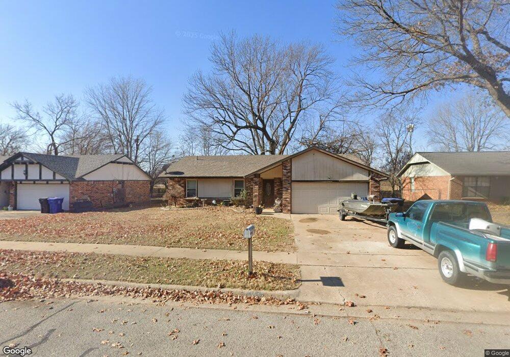 8206 S Date Place, Broken Arrow, OK 74011 - photo 1