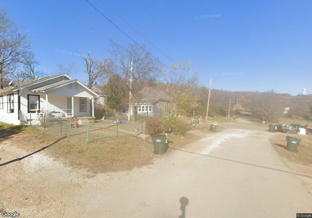 201 W Merrick St, Henryetta, OK 74437 - photo 1