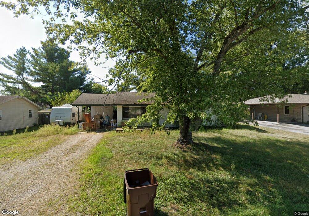 563 Daugherty St, Columbus, IN 47201 - photo 1