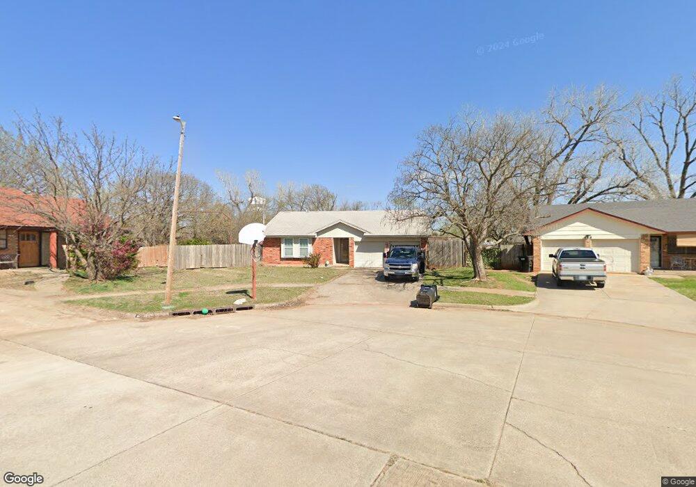 812 N Ramblin Oaks Dr, Moore, OK 73160 - photo 1